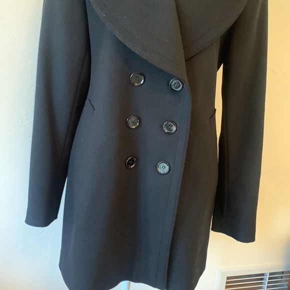 Burberry Wool and Cashmere Peacoat. NWT. Size 10. Black - Picture 5 of 10